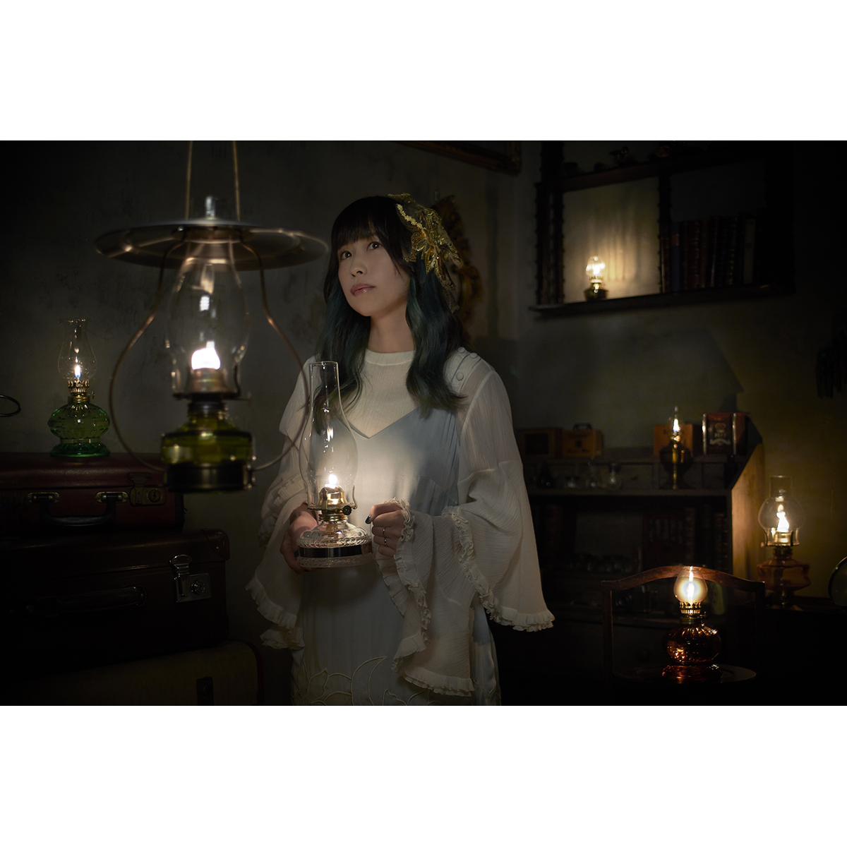 やなぎなぎ、11月3日にリリースする22枚目のシングル「標火」のアーティスト写真と店舗別オリジナル特典情報公開！ - 画像一覧（1/3）