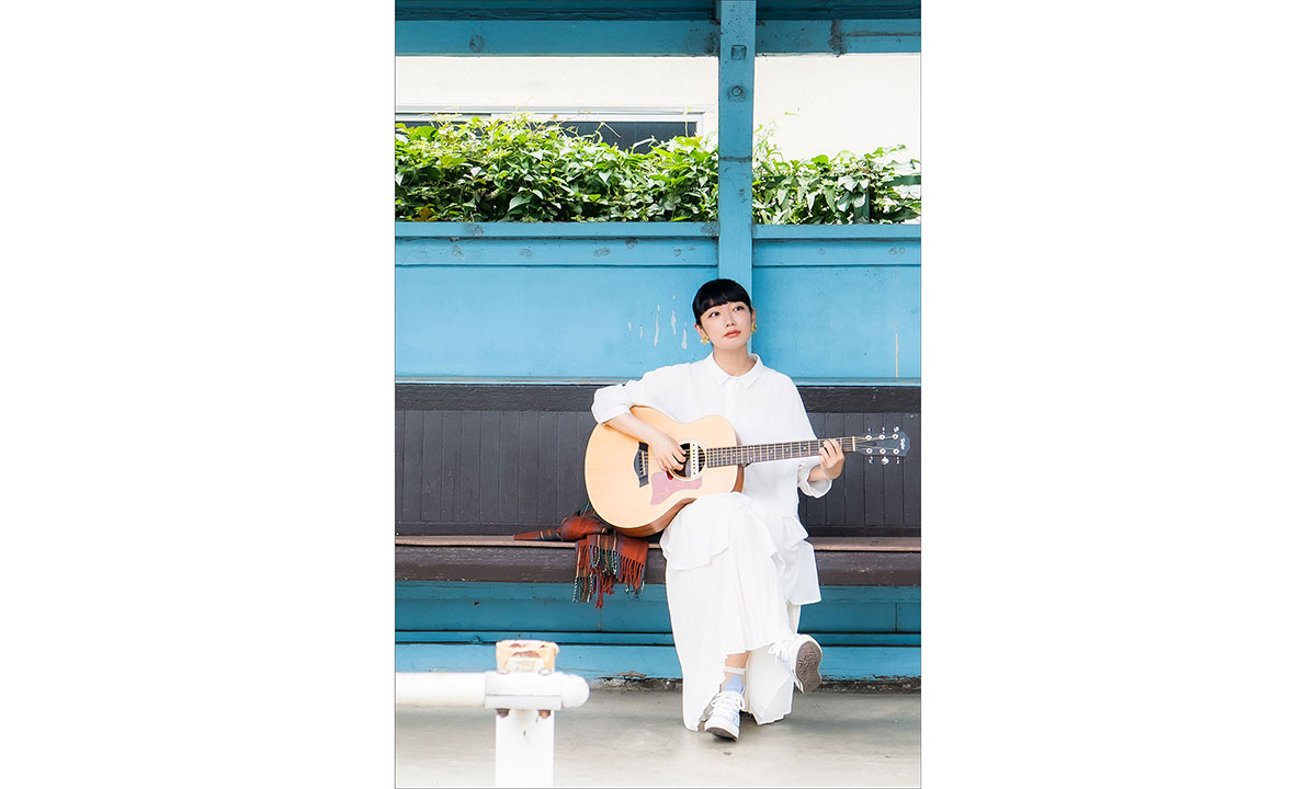 【インタビュー】北海道の空に感じる「ゼロになる空気」。アーティスト・Chimaの感性はどのように育まれたのか――？　TVアニメ『月とライカと吸血姫』などの主題歌を収録したミニアルバム『nest』をリリースする彼女に話を聞いた - 画像一覧（3/3）