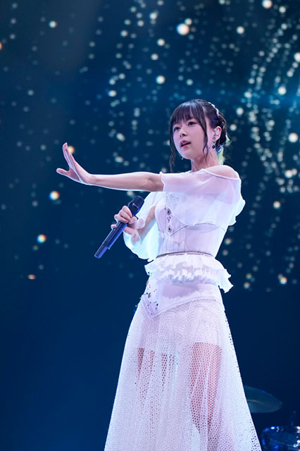 【ライブレポート】2年ぶりのツアーが教えてくれた新しい景色――水瀬いのり“Inori Minase LIVE TOUR 2021 HELLO HORIZON”横浜アリーナ公演レポート - 画像一覧（4/11）