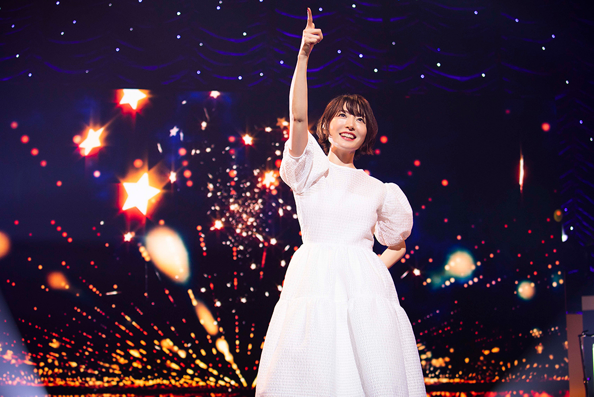 花澤香菜「再出発」への一歩を踏み出す―「HANAZAWA KANA Showcase Live 2021 “Moonlight Magic”」オフィシャルライブレポート到着！ - 画像一覧（3/7）