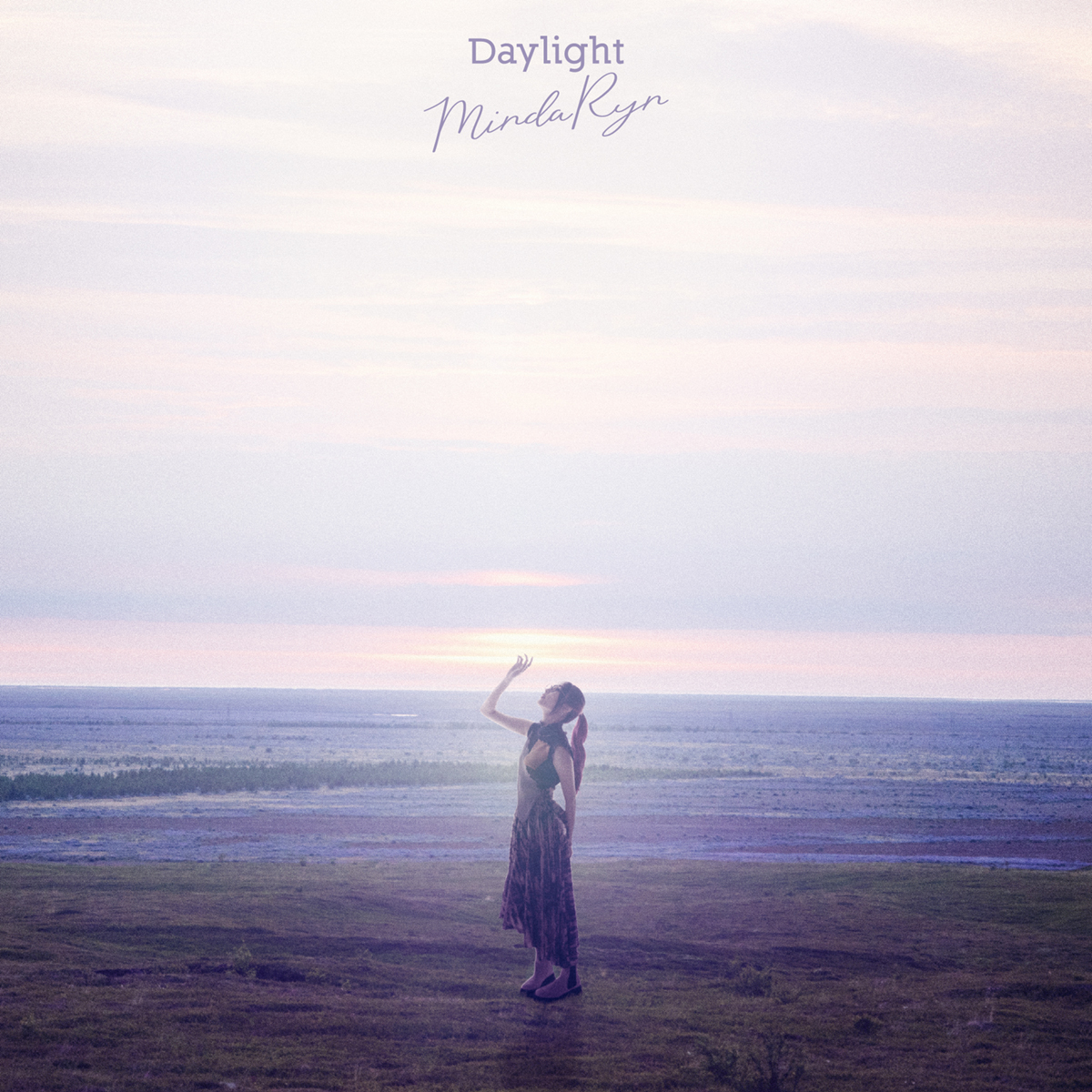 アニソンシンガー・MindaRyn（マイダリン）4th Single「Daylight」ジャケット写真、アーティスト写真、全曲試聴動画公開！TVアニメ『ありふれた職業で世界最強 2nd season』OP主題歌を担当！ - 画像一覧（1/4）