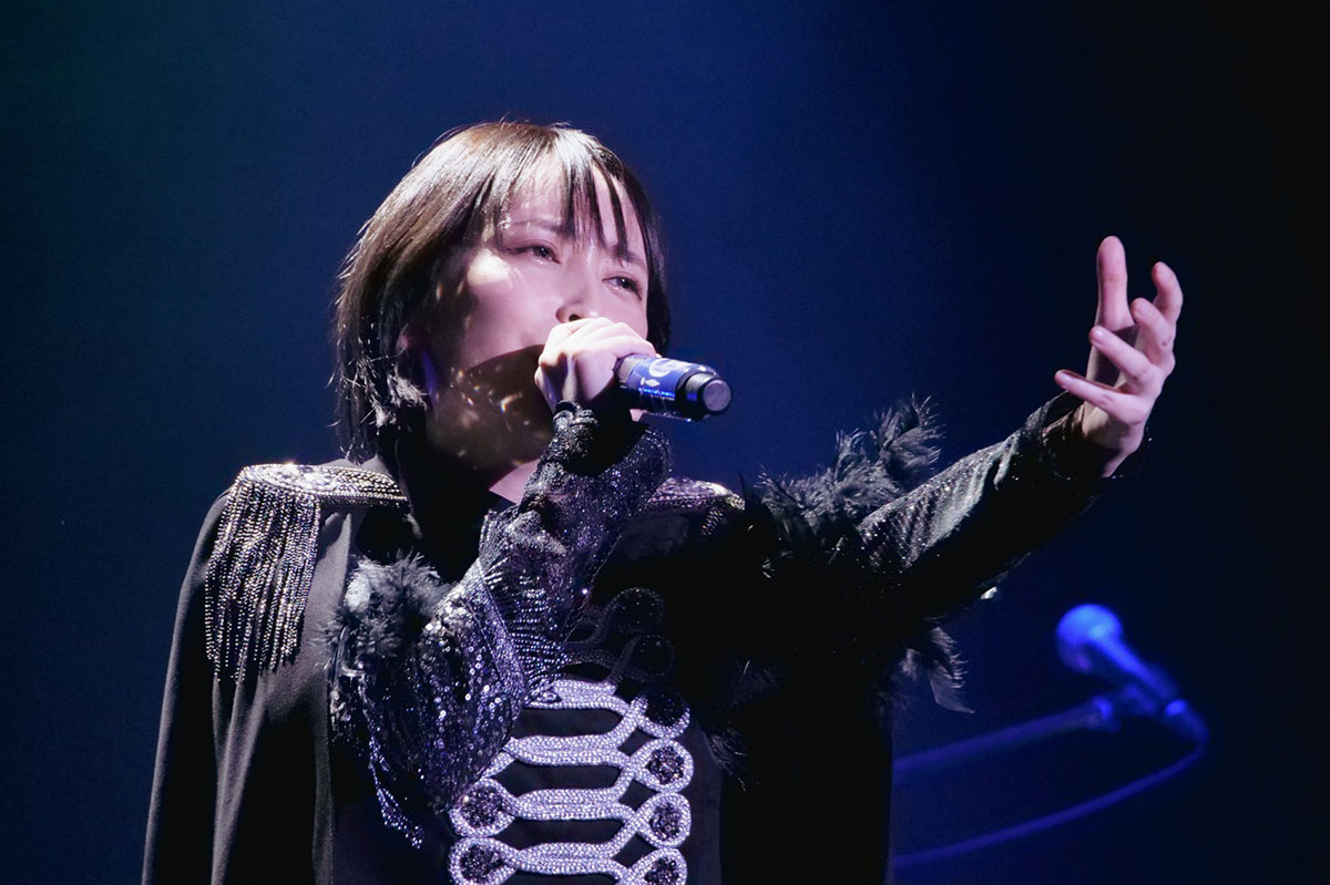 藍井エイル、シングル「PHOENIX PRAYER」発売を記念した「LIVE HOUSE TOUR 2022～PHOENIX PRAYER～」大阪公演を開催！ - 画像一覧（2/7）