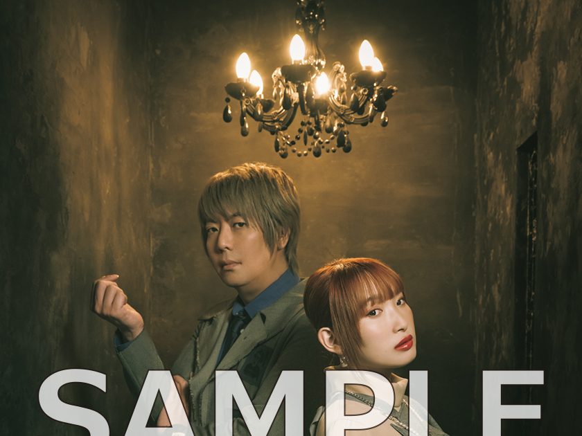3月23日に発売される「fripSide音楽大全」のパネル展示&サイン入り