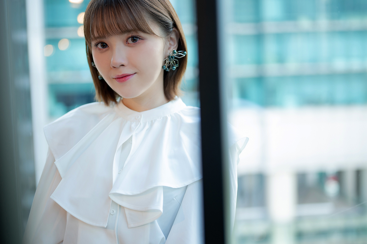 【撮りおろしインタビュー】のんびりと“キミのペースで”――鬼頭明里、本人初となる作詞に挑戦した、きゃにめ限定シングル「みちくさ」リリース記念インタビュー - 画像一覧（8/8）