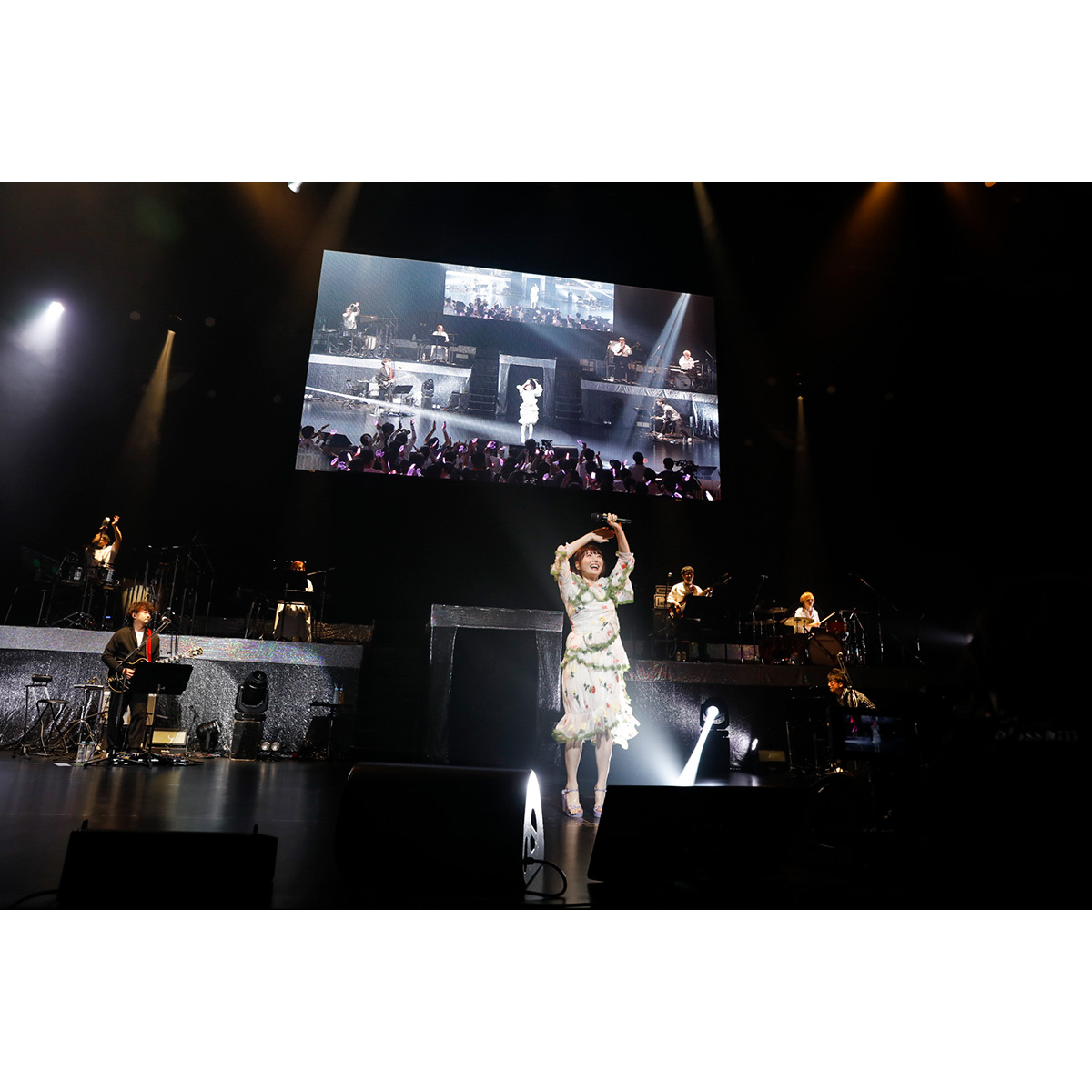 花澤香菜最新ライブ『HANAZAWA KANA Live2022「blossom」』東京公演のオフィシャルレポートが到着！ - 画像一覧（5/6）