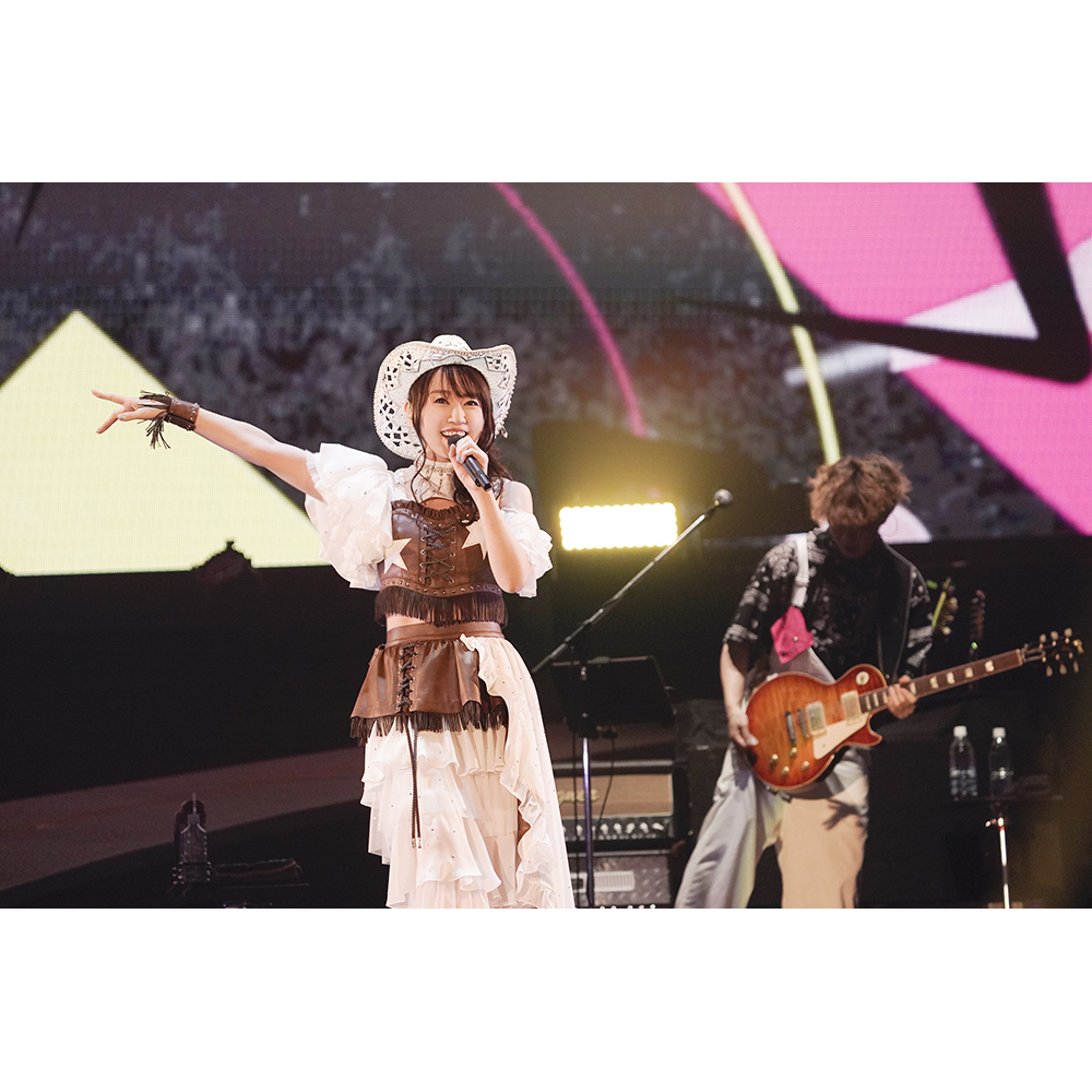 水樹奈々、約3年ぶりのライブツアーを完走！「NANA MIZUKI LIVE HOME 2022」ファイナル公演オフィシャルライブレポートが到着！ - 画像一覧（5/7）