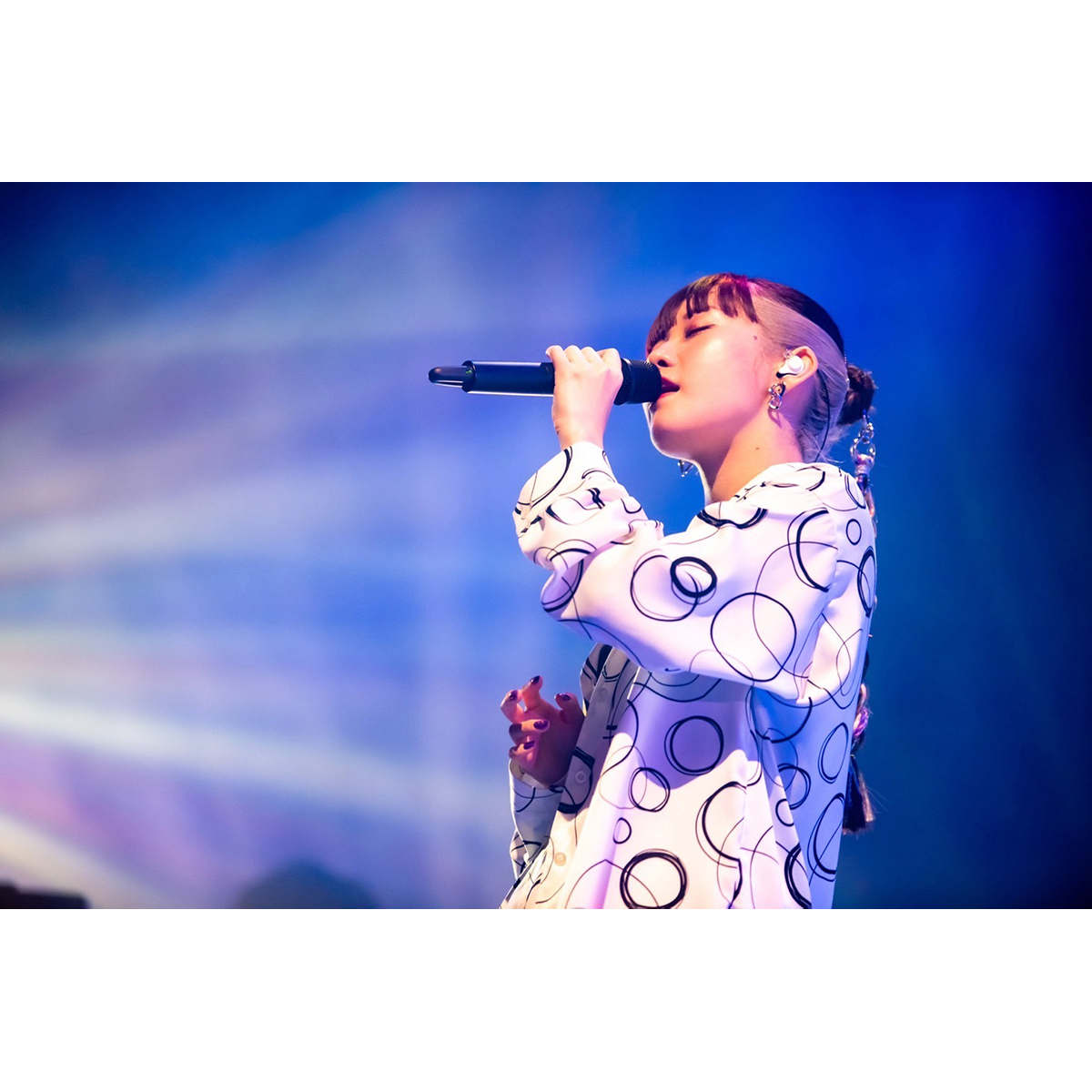 【ライブレポート】初のライブツアー“Tomori Kusunoki Zepp TOUR 2022『SINK⇄FLOAT』”東京公演で見せた 、“表現者”楠木ともりの世界――。 - 画像一覧（1/5）