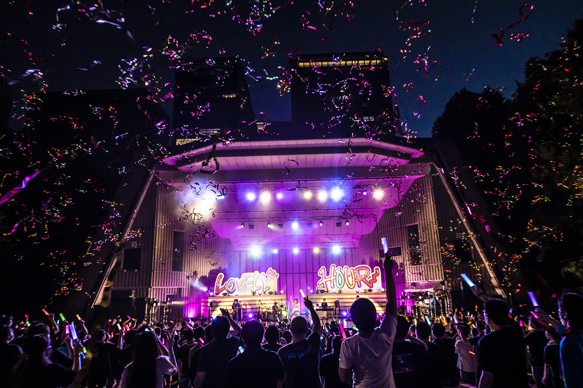 今だけの輝きが詰まった愛すべき瞬間！「鈴木このみ 10th Anniversary Live 〜LOVELY HOUR〜」オフィシャルライブレポが到着！ - 画像一覧（4/11）