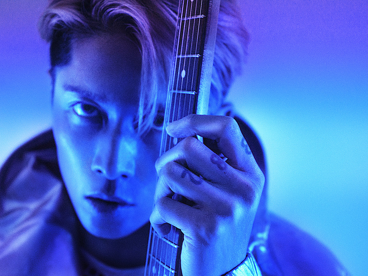 北米ツアー中のMIYAVI、アニソンカバーアルバムから「Get Wild」リリックビデオ公開！