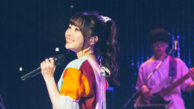 2年越しのリベンジ！麻倉もも、自身初となるライブツアー＜LAWSON presents 麻倉もも Live Tour 2022“Piacere!”＞で見せた最高の笑顔