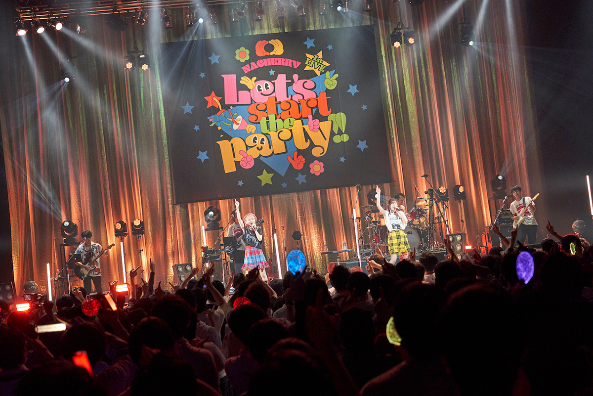 この2人だからこそのキラキラと色付く世界――NACHERRY、1st LIVE “Let’s start the party!!”横浜公演レポート - 画像一覧（1/5）