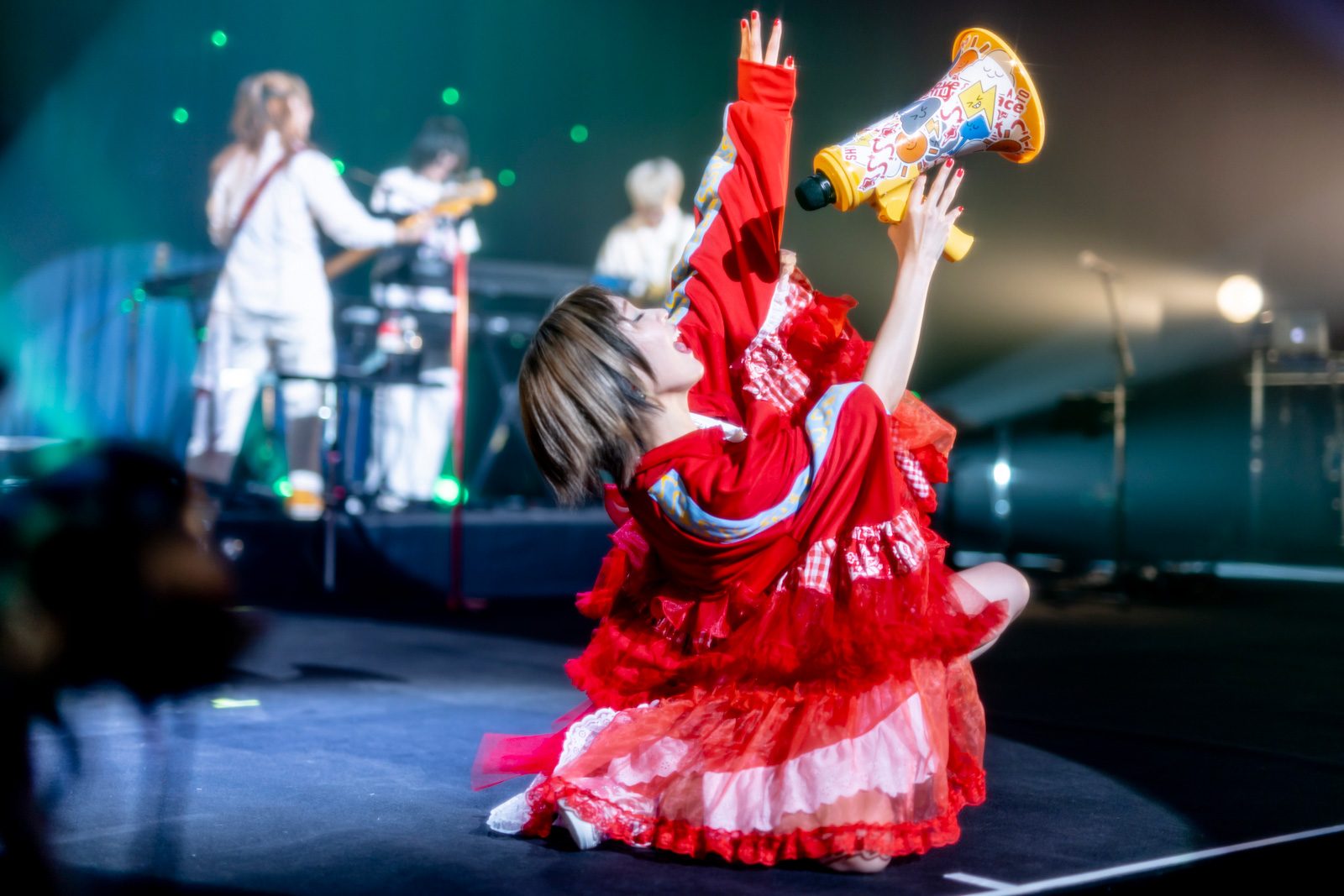 斉藤朱夏、今年ラストとなるワンマンライブ“朱演2022「くもり空の