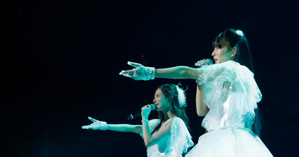 最高にハッピーなメリークラリスマス！”ClariS HALL CONCERT 2022