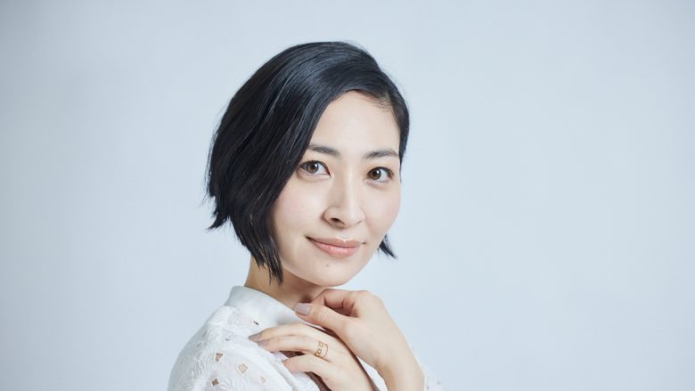 坂本真綾が『火狩りの王』から受け取ったメッセージ――「救い」を描いたというEDテーマ「まだ遠くにいる」へ込めた想いを語る