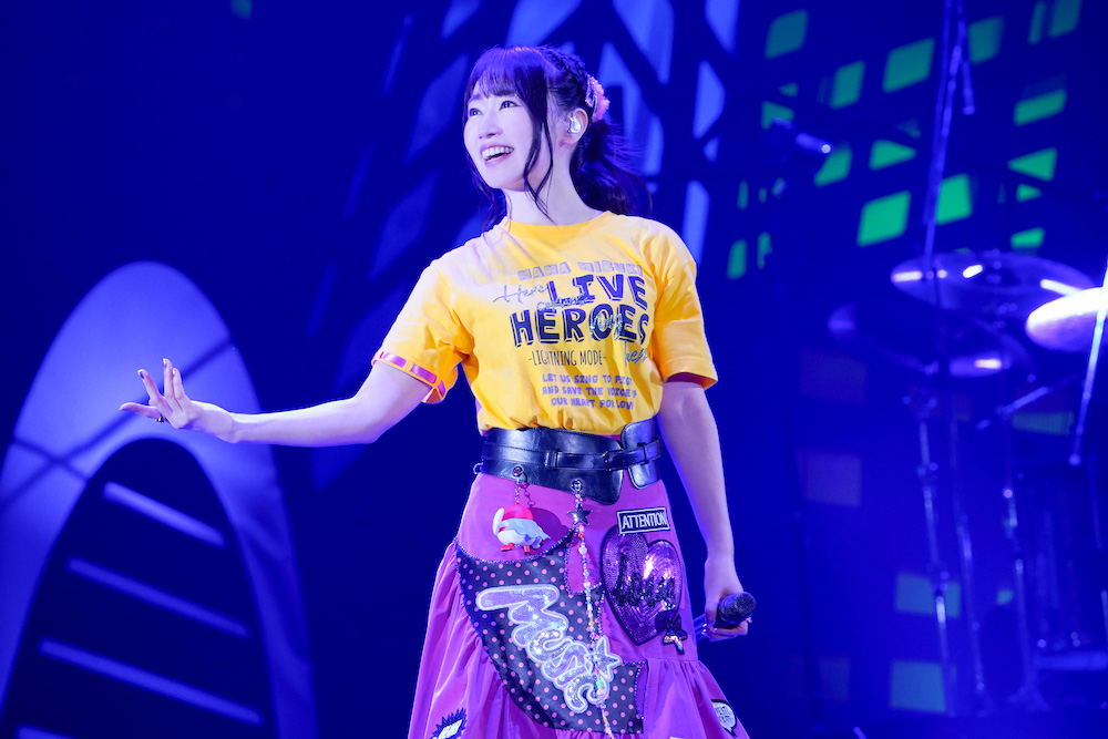 水樹奈々、さいたまスーパーアリーナにて2days公演“NANA MIZUKI LIVE HEROES 2023”開催！熱狂に包まれた2日間のday1“-LIGHTNING MODE-”をレポート！ - 画像一覧（6/9）