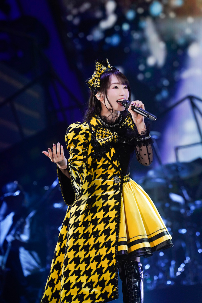 水樹奈々、さいたまスーパーアリーナにて2days公演“NANA MIZUKI LIVE HEROES 2023”開催！熱狂に包まれた2日間のday1“-LIGHTNING MODE-”をレポート！ - 画像一覧（9/9）