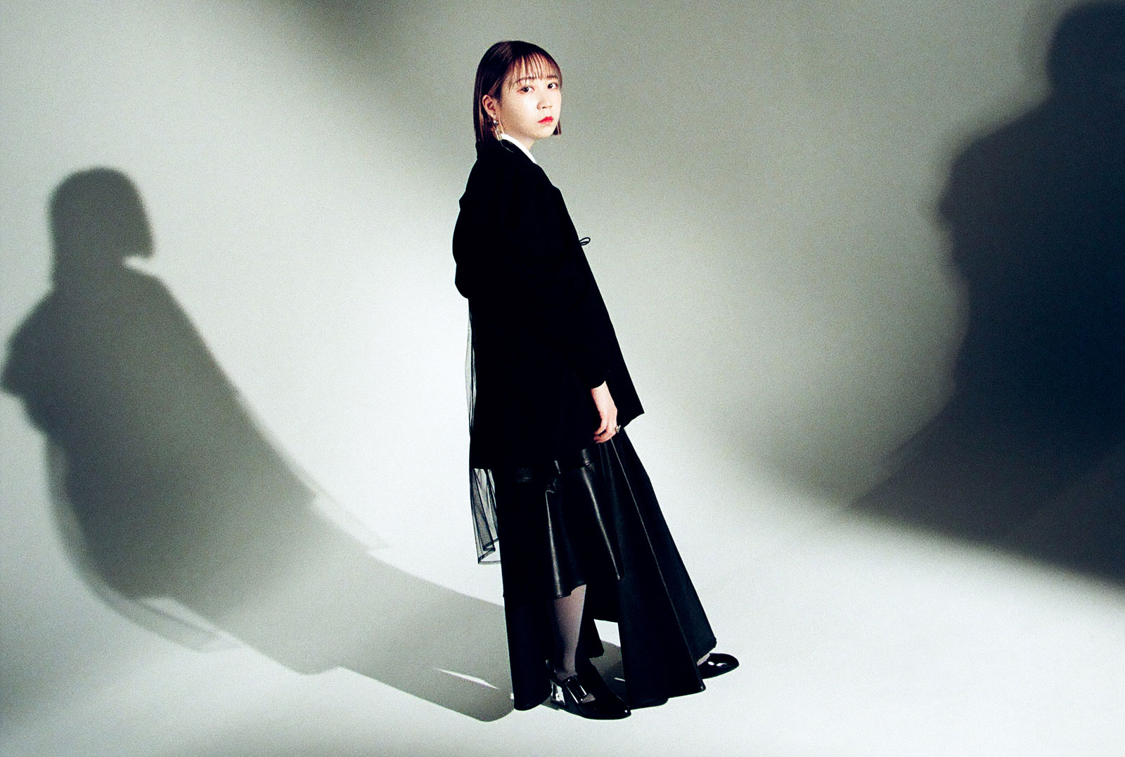 夏川椎菜、7thシングル「ユエニ」5月17日発売決定！　タイトルおよび先行アー写を公開 - 画像一覧（1/1）