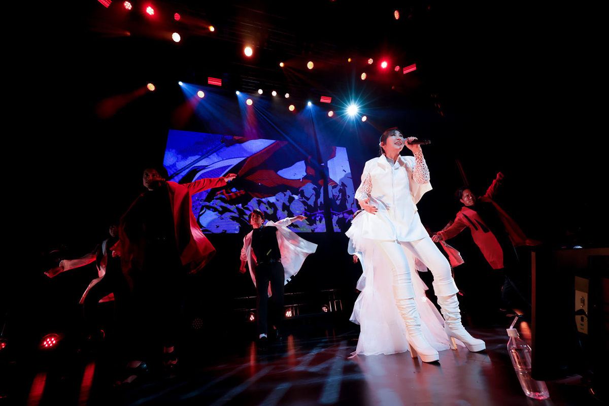 高橋洋子『YOKO TAKAHASHI EVANGELION ultimate Live「月十夜」』オフィシャルレポが到着！ - 画像一覧（3/6）