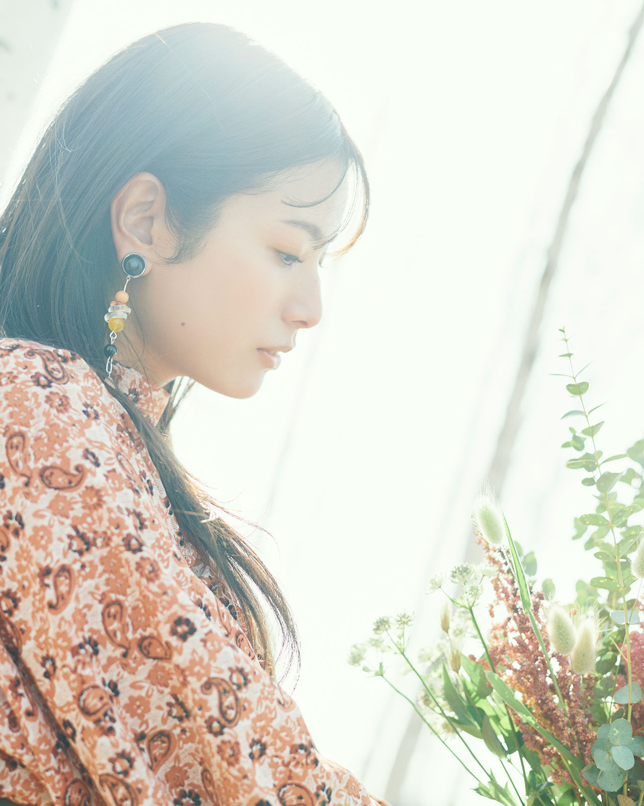 佐藤ミキが手にした新たな“歌声”――TVアニメ『女神のカフェテラス』EDテーマ「ドラマチック」が描く揺れる恋心の二面性 - 画像一覧（3/5）