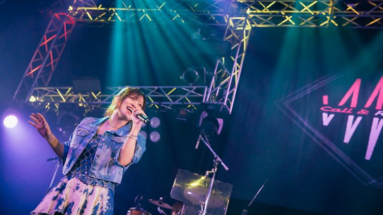 鈴木このみ、約3年ぶりの声出し解禁ライブ“鈴木このみ Standing Live”で完全熱唱！「一瞬で、3年間って埋められるものなんですね」