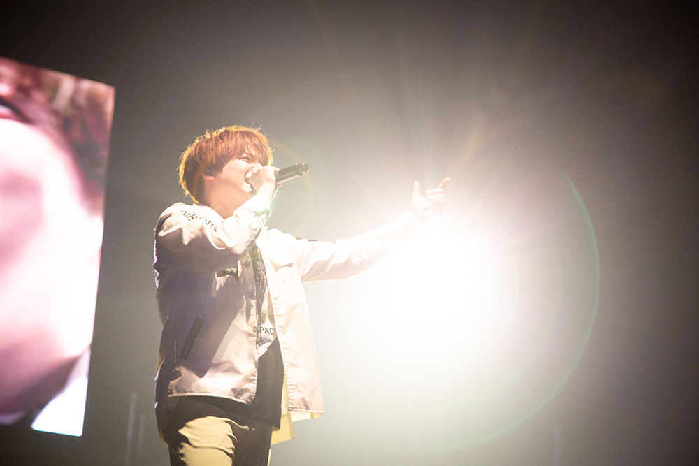 「史上一番終わりたくない」ライブも終わりがあるから始まりがある――。内田雄馬のライブツアー“YUMA UCHIDA LIVE TOUR 2023 「Keep in Step with」”幕張ファイナル公演をレポート - 画像一覧（2/9）