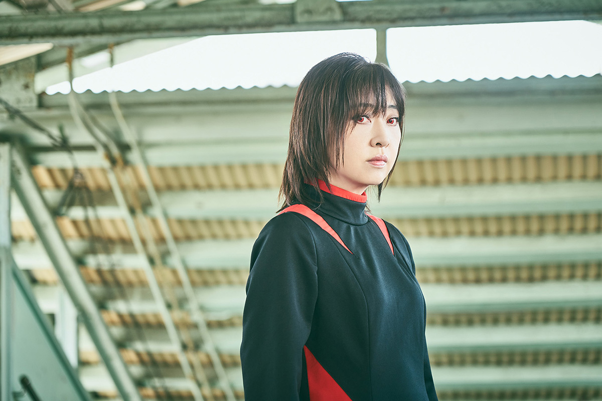 林原めぐみ、12月6日リリースシングル「終結の槍／終結のはじまり」ジャケット写真＆アーティスト写真公開！ - 画像一覧（2/2）