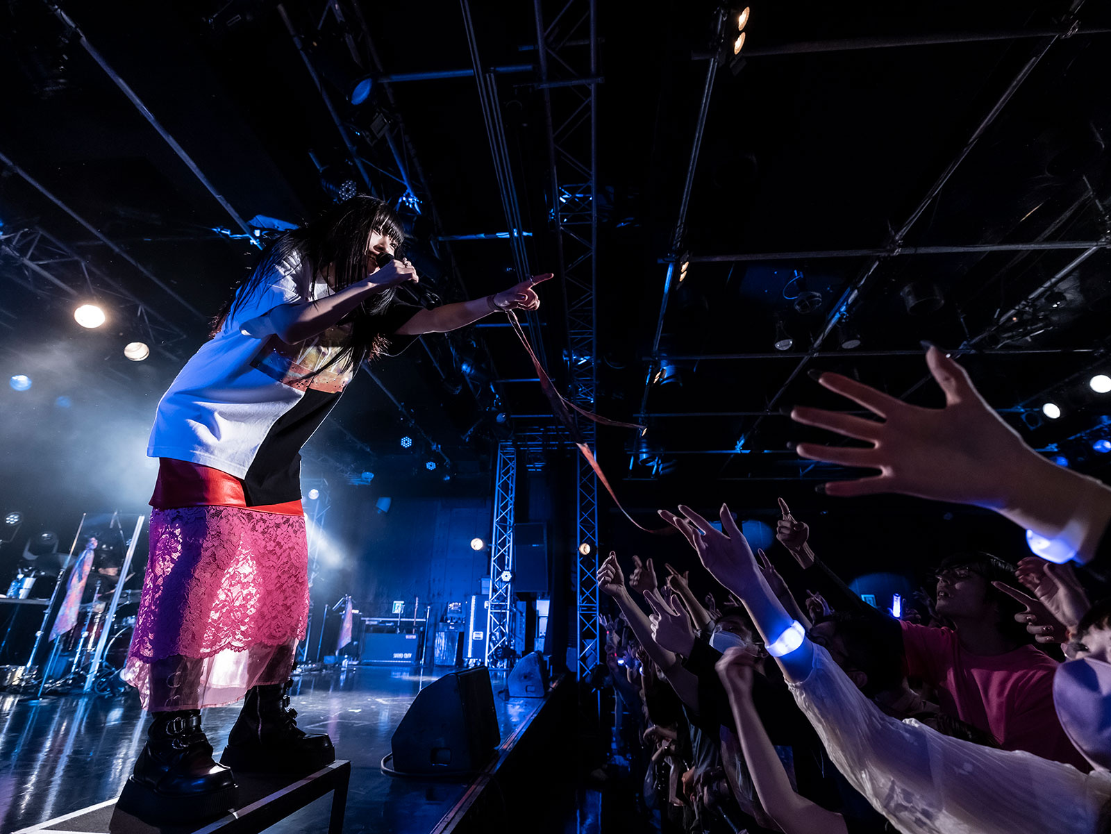 大きな変化の中で歌い続けた先に待っていたのは目標としていた大舞台――。ASCA、デビュー5周年ツアー“ASCA 5th ANNIVERSARY TOUR 2023 −ⅤⅤⅤ−”を振り返る - 画像一覧（2/8）