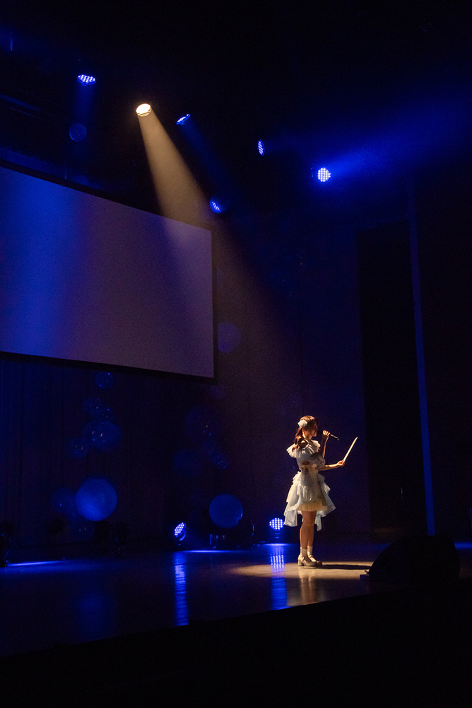 来栖りんが新たなフィールドでファンに届けた、ハッピーでラッキーなステージ！　ソロデビュー後初のワンマンライブ“来栖りん 1st Live『Happy Lucky Party』“昼公演レポート - 画像一覧（4/8）