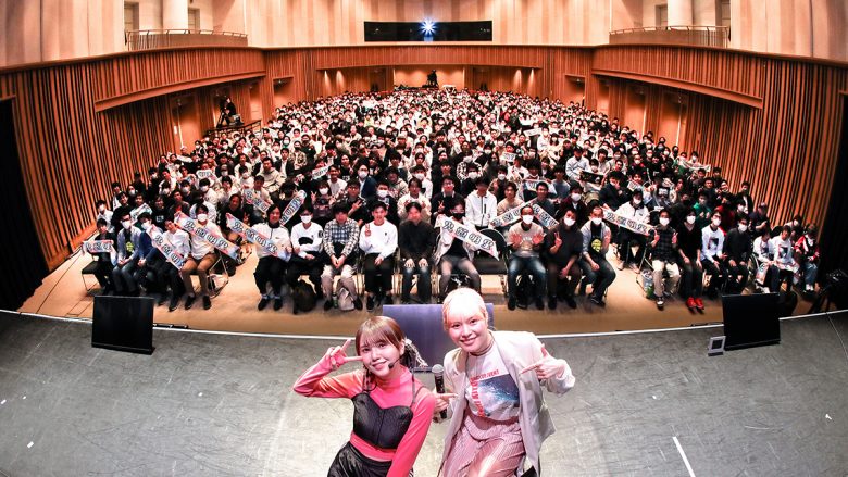 鬼頭明里、ファンクラブイベント「smile giving day vol.4」で2ndミニアルバム『Give Me Five!』リリースを発表！