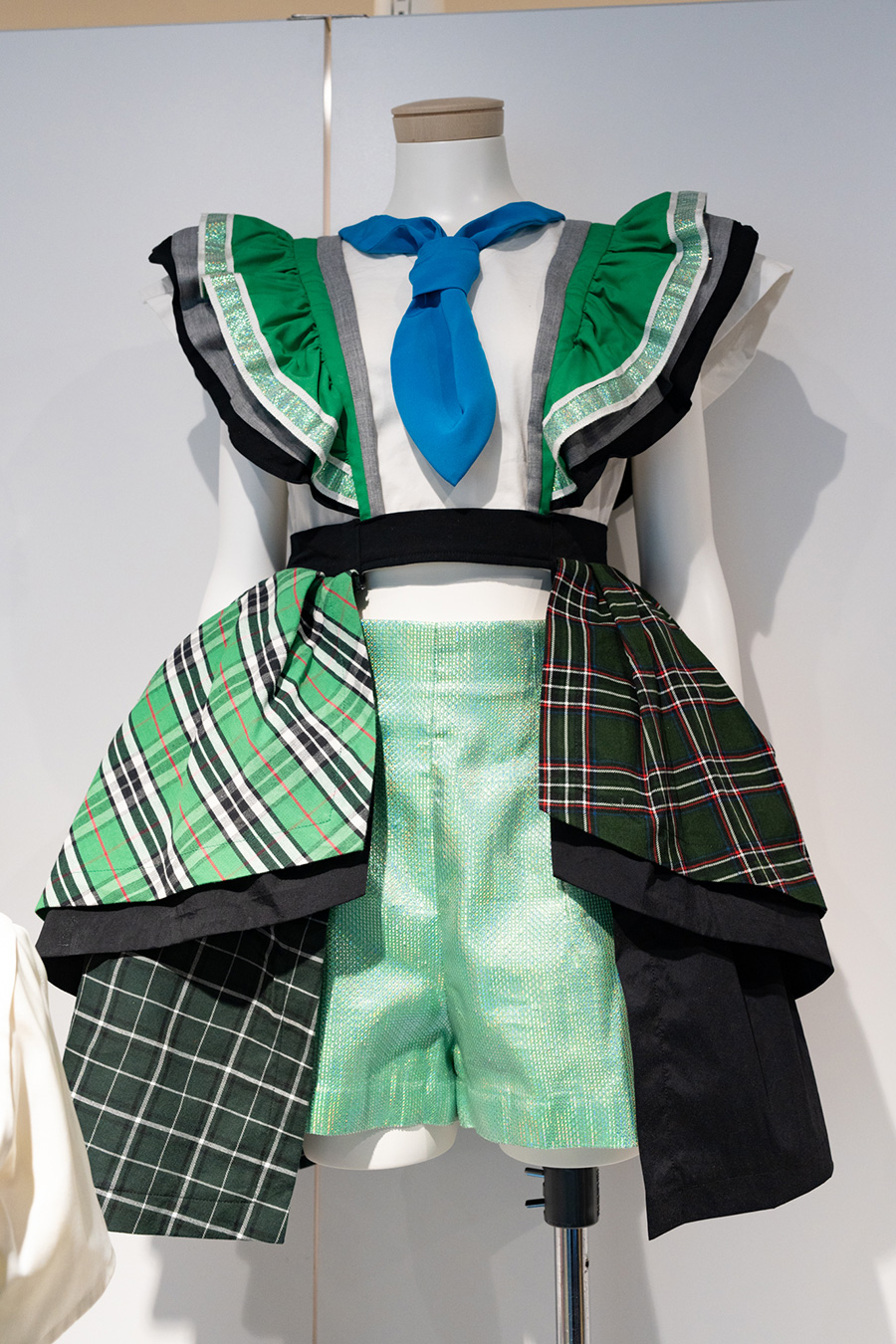 ようこそ! ワルキューレ・ワールドへ。歴代ライブ衣装が集結「マクロスΔ ワルキューレ衣装展 encore」フォトレポート - 画像一覧（1/19）