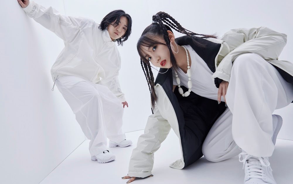 YOASOBI、新曲「モノトーン」が、10月4日公開の映画『ふれる。』主題歌