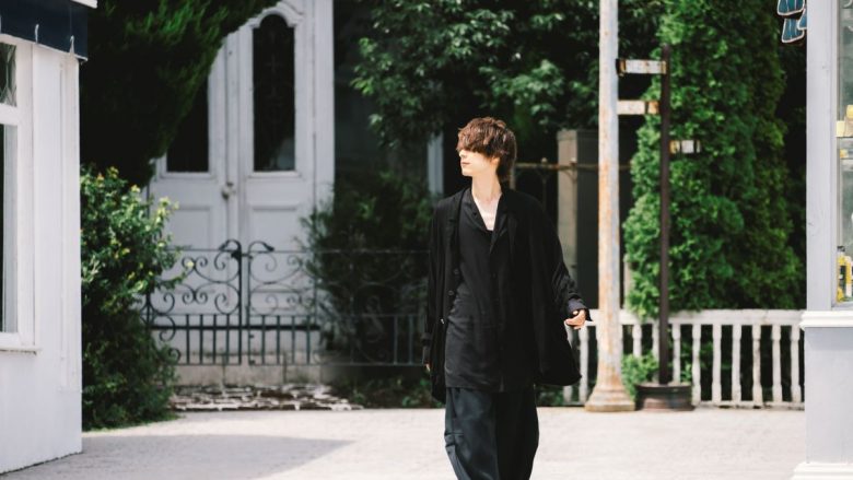 伊東歌詞太郎、TVアニメ『異世界失格』OPテーマ「修羅日記」独創的なMusic Video解禁！