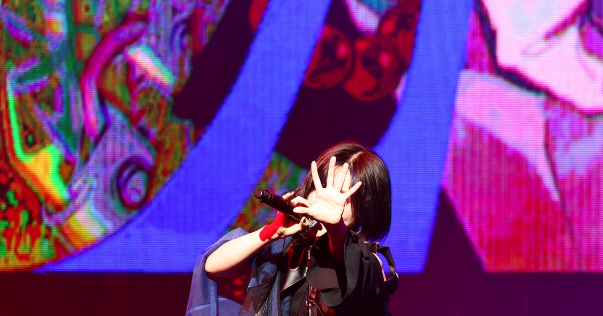 春夏秋冬に寄り添うシユイの歌声が内なる強さを放った瞬間に出会った