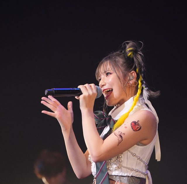 24120761700-yh-001-640x630.jpg