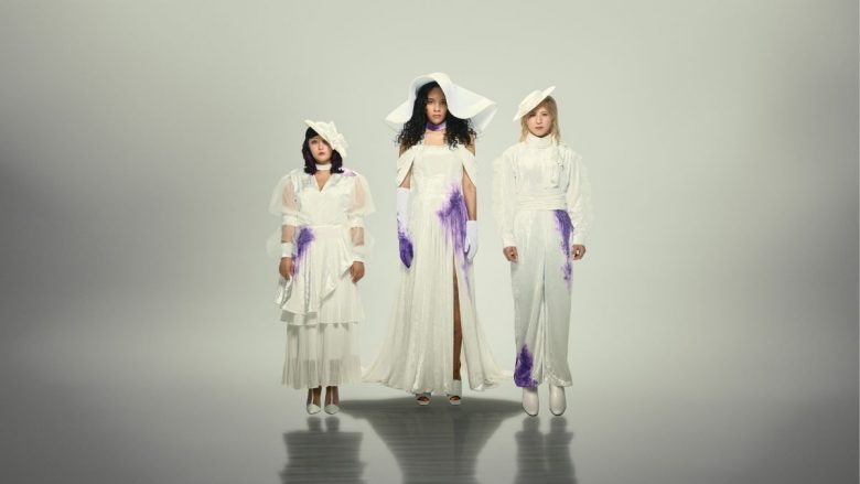 女王蜂、新曲「強火」がTVアニメ『炎炎ノ消防隊 参ノ章』第1クールOPテーマに決定