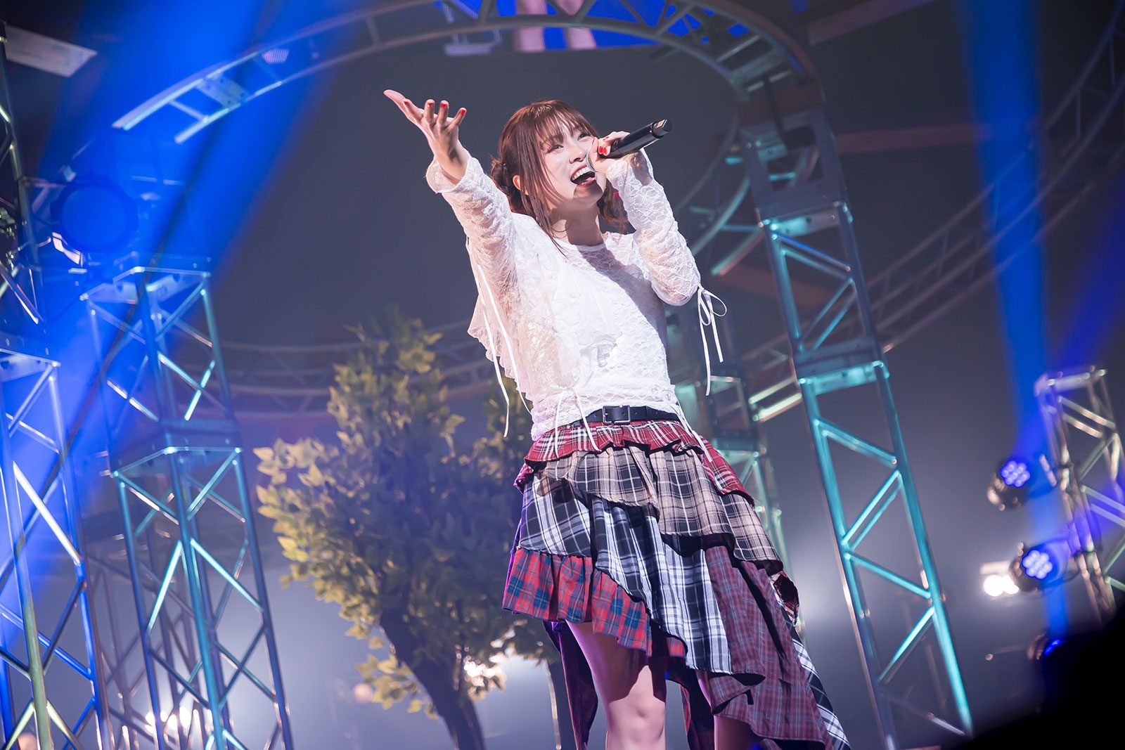 3周年を迎えた『ヘブンバーンズレッド』のライブ“HEAVEN BURNS RED LIVE 2025”開催！やなぎなぎとShe is Legendの2組が「ヘブバン」の音楽を彩る！ - 画像一覧（5/12）