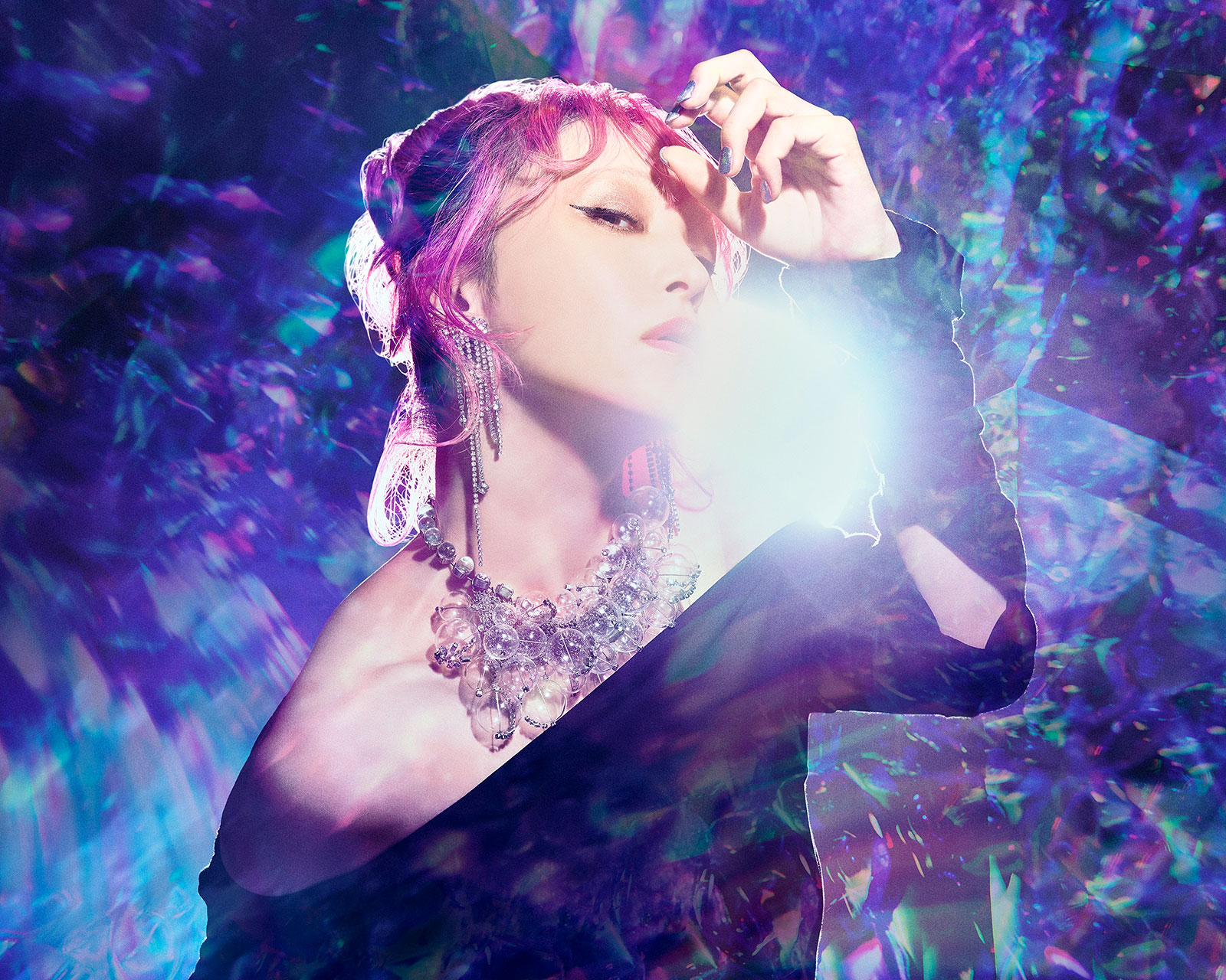 「生まれ変わった者に与えられた運命を切り開いていく決意を歌った曲」――澤野弘之、そしてStray Kidsのフィリックスとタッグを組んだ新曲「ReawakeR (feat. Felix of Stray Kids)」をLiSAが語る。 - 画像一覧（2/4）