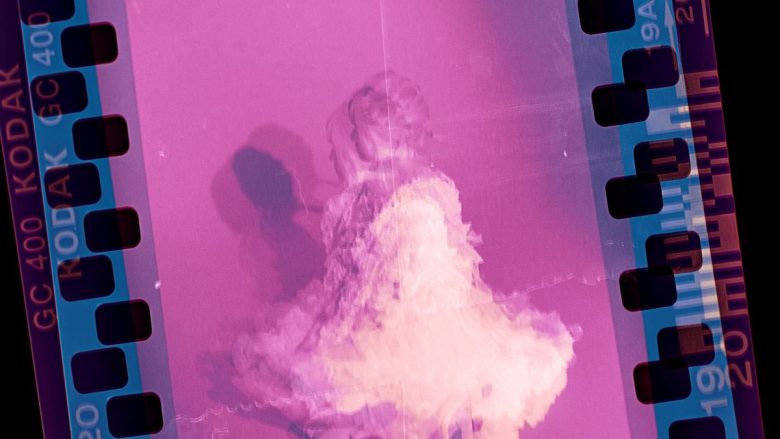 りりあ。、新曲「愛とか。」がTVアニメ『完璧すぎて可愛げがないと婚約破棄された聖女は隣国に売られる』OPテーマに決定！