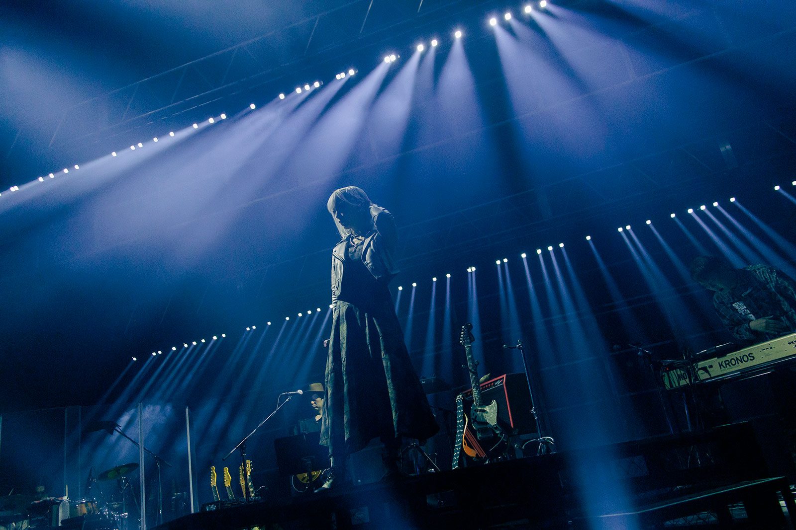 死ぬ気で遊べ、楽しんだもん勝ち！オールスタンディングのライブツアー＜ReoNa ONE-MAN Live Tour 2025 “SQUAD JAM”＞で見たアーティスト・ReoNaの新たな可能性。 - 画像一覧（6/7）