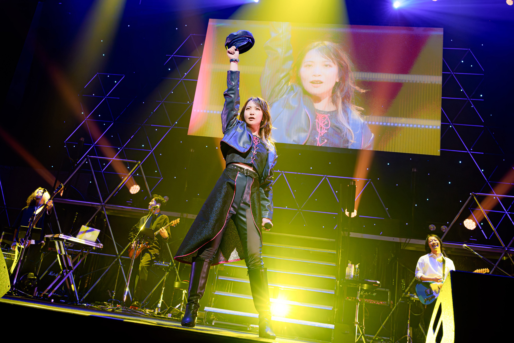 『マクロスF』シェリル・ノーム starring May’nとしての特別な一夜。“May’n 20th Anniversary Concert Gratz from MACROSS F「With you -Sheryl On Stage-」”レポート - 画像一覧（7/7）