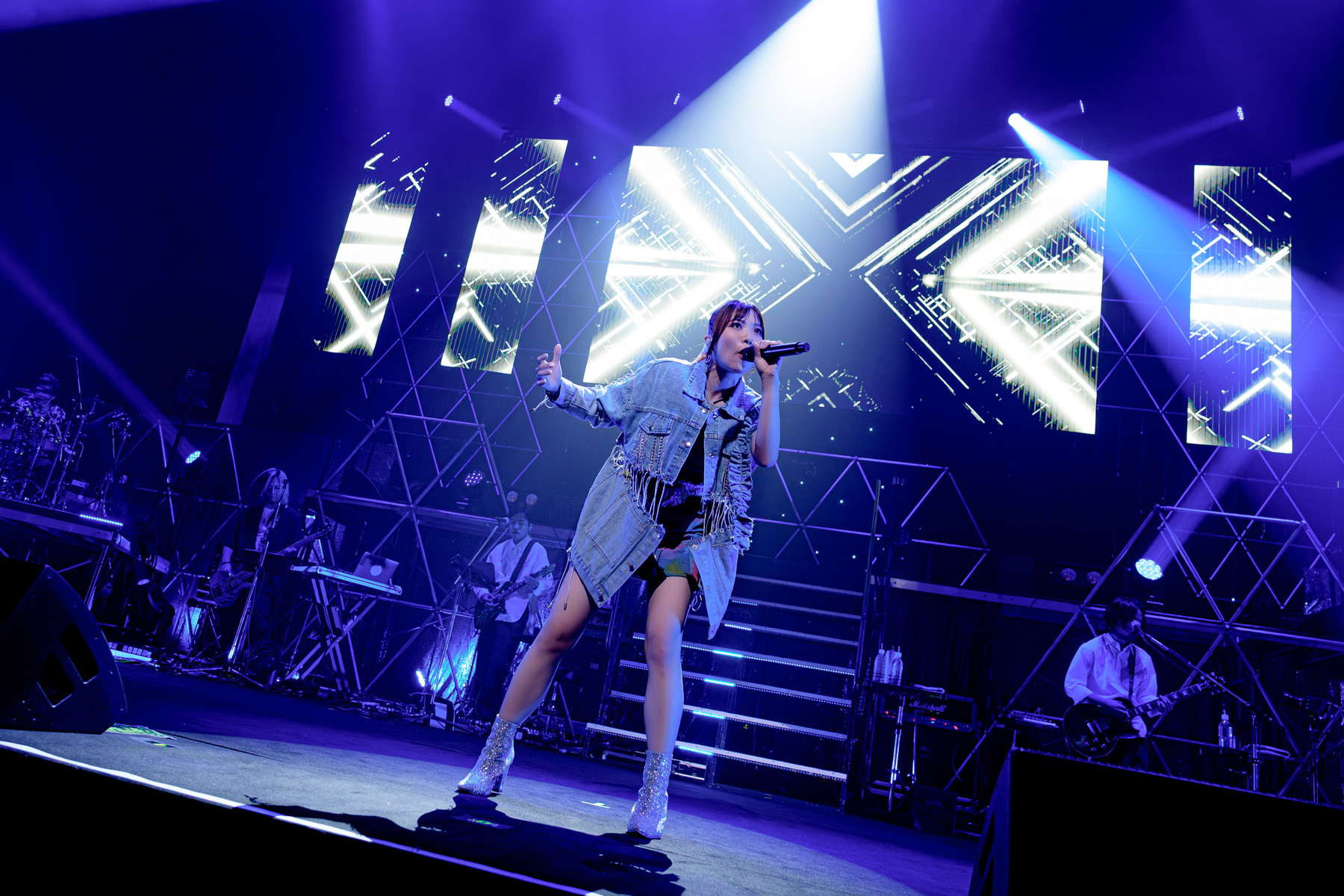 May’n デビューから20年の集大成、そしてこれからも彼女は輝き続ける。“May’n 20th Anniversary Concert Gratz from MACROSS F「With you -May’n Space-」”レポート - 画像一覧（8/8）