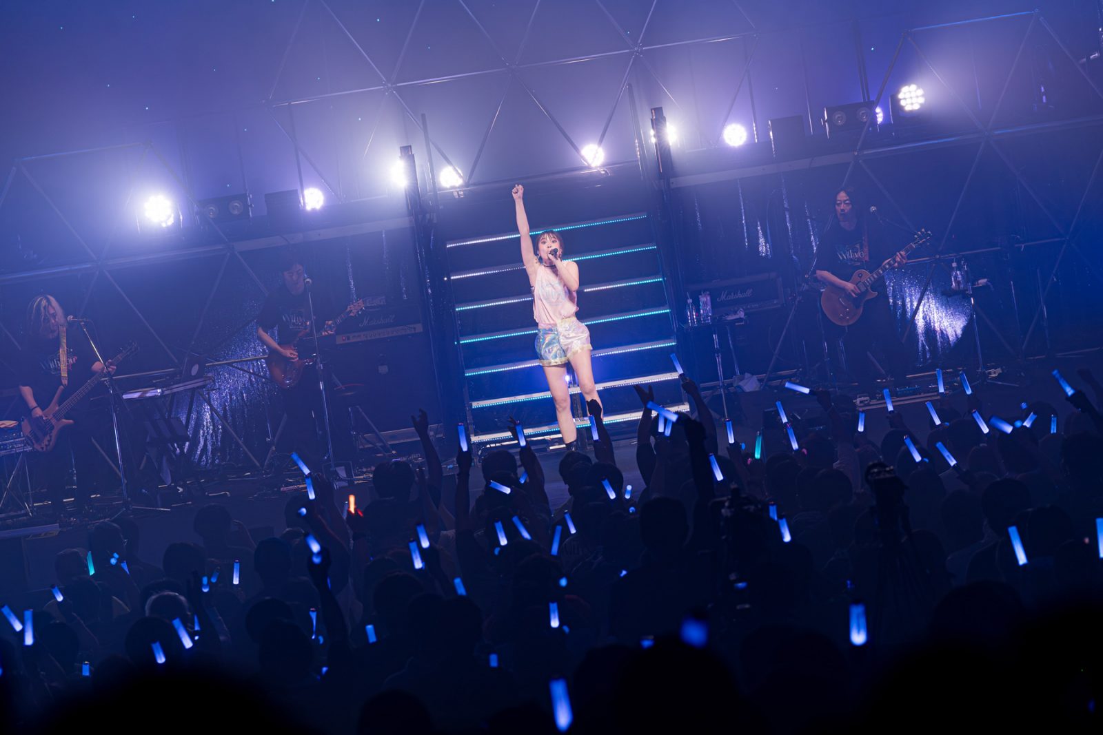 May’n デビューから20年の集大成、そしてこれからも彼女は輝き続ける。“May’n 20th Anniversary Concert Gratz from MACROSS F「With you -May’n Space-」”レポート - 画像一覧（2/8）