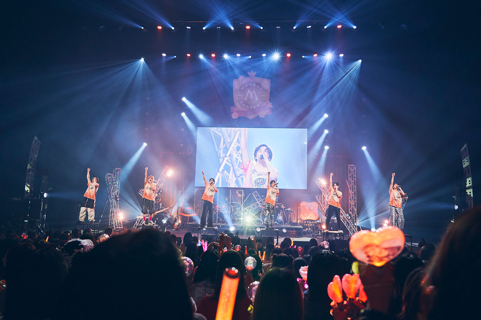 生バンドをバックにライブステージも披露！『A3!』MANKAIカンパニーの秋組による＜MANKAIカンパニーpresents “Autumn Party!” 2025＞ソワレ公演をレポート！ - 画像一覧（2/19）