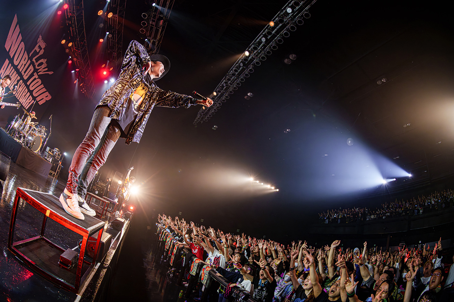 世界を駆け巡りアニソンを歌うロックバンド・FLOWが日本で見せた新たな景色！＜FLOW WORLD TOUR “ANIME SHIBARI 2024-2025”＞日本凱旋公演ツアー最終日の様子をレポート - 画像一覧（6/21）
