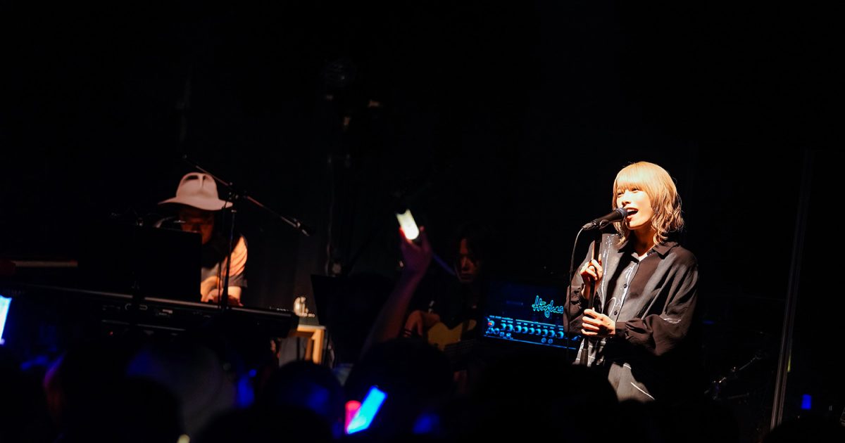 憑依系シンガー”佐々木李子が自らの軌跡を胸に新たな“物語の続き”へと