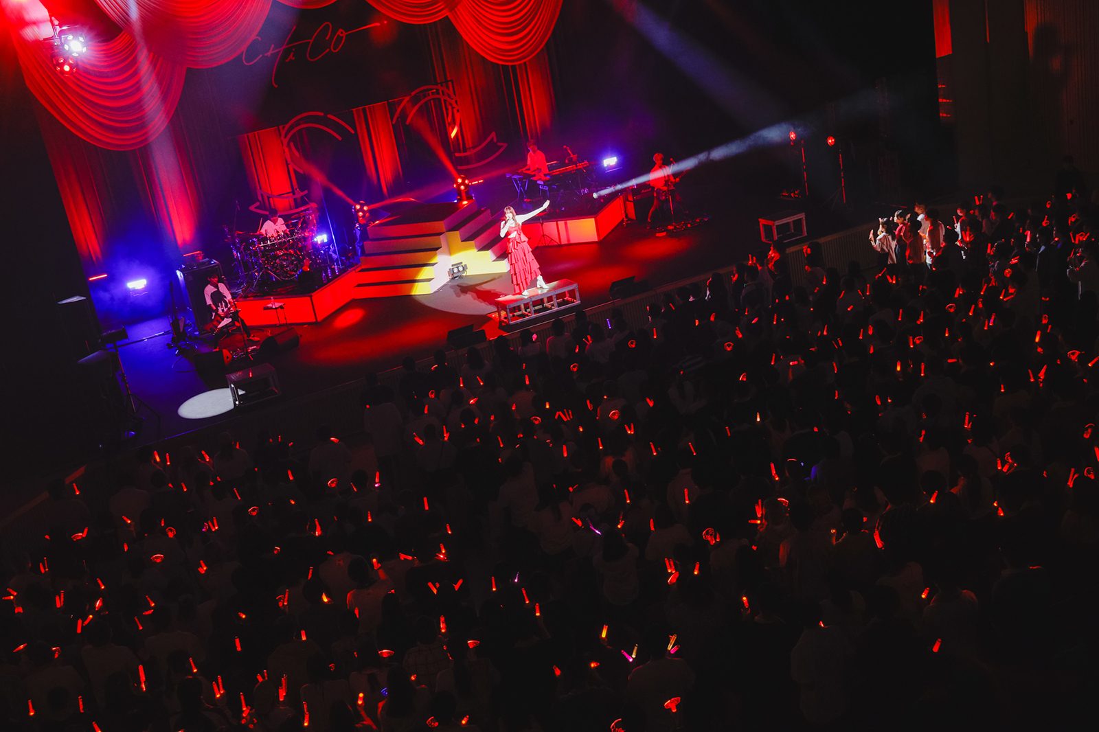 CHiCO、ソロ初のホールワンマンライブ〈LAWSON presents CHiCO 1st Hall Live “CONFETTi”〉開催！ゲストも多数出演した熱いステージをレポート！ - 画像一覧（6/17）