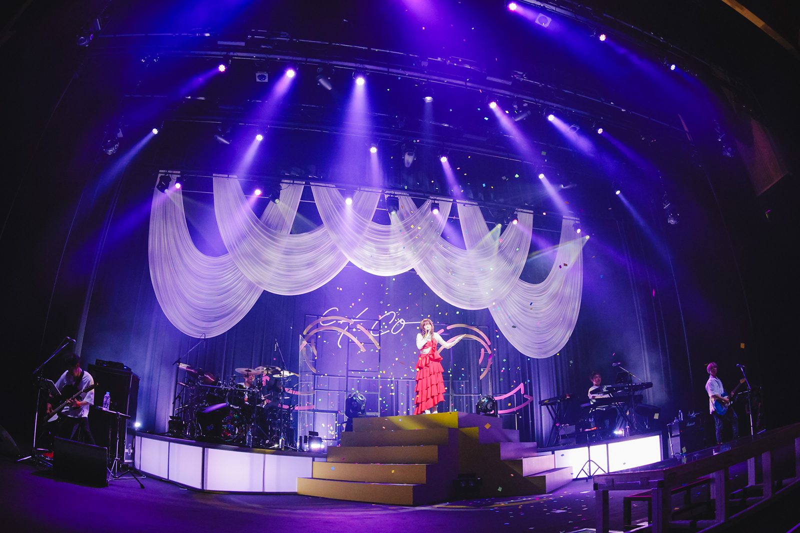 CHiCO、ソロ初のホールワンマンライブ〈LAWSON presents CHiCO 1st Hall Live “CONFETTi”〉開催！ゲストも多数出演した熱いステージをレポート！ - 画像一覧（12/17）