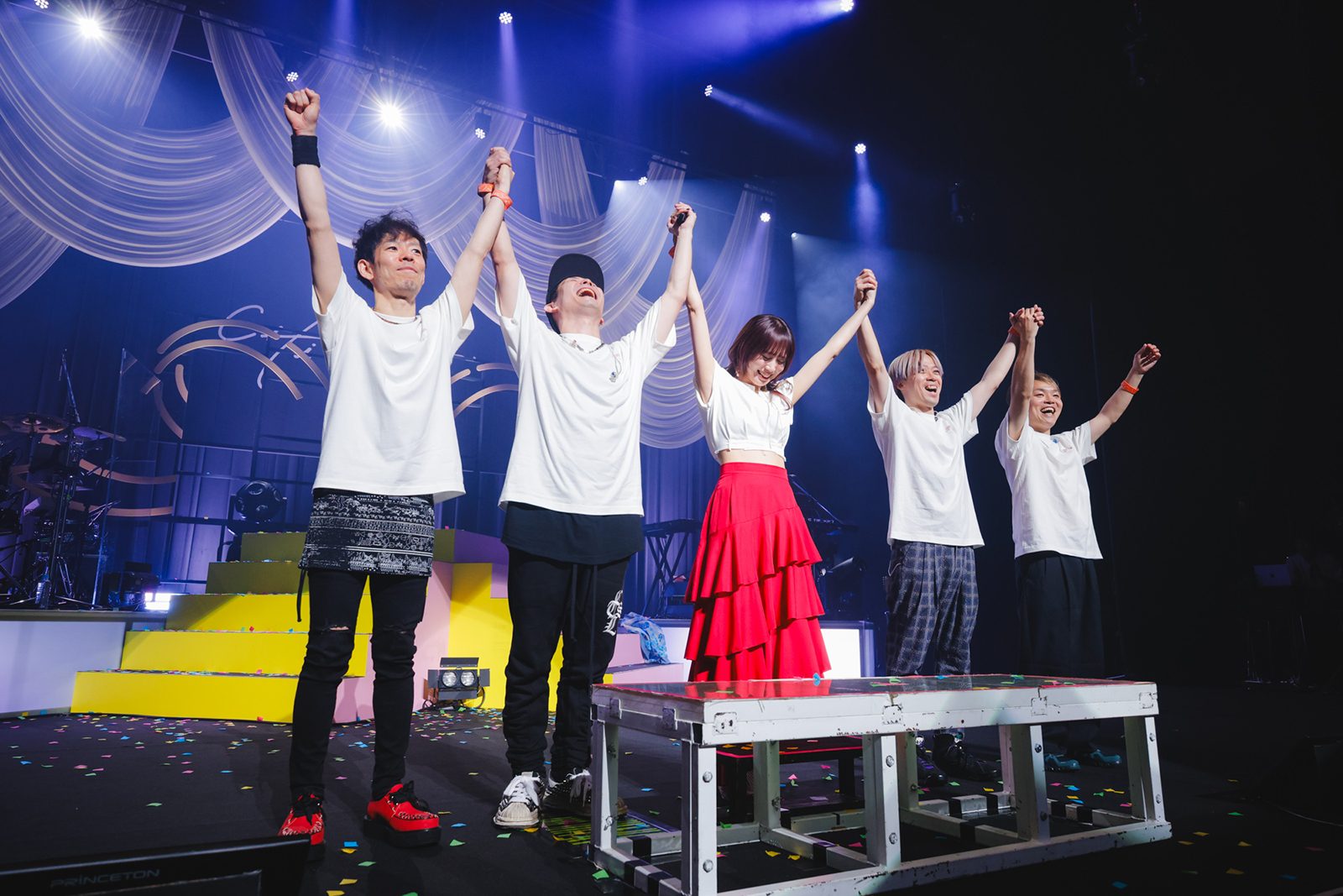 CHiCO、ソロ初のホールワンマンライブ〈LAWSON presents CHiCO 1st Hall Live “CONFETTi”〉開催！ゲストも多数出演した熱いステージをレポート！ - 画像一覧（9/17）