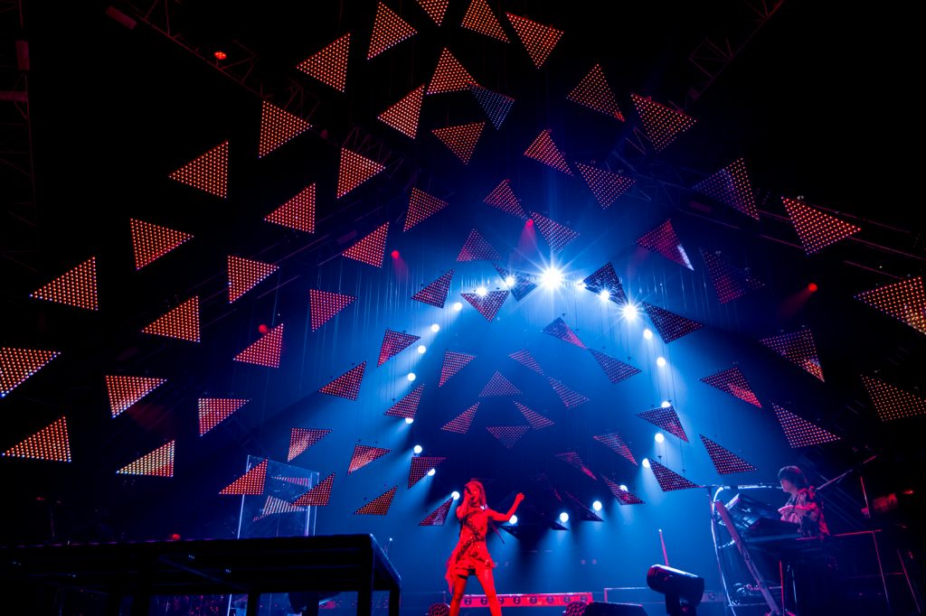 LiSAが聖地・日本武道館で様々な想いを胸に、“音楽で1つに”なっ