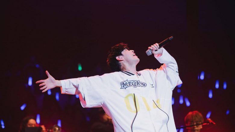 オーイシマサヨシ、3月29日に開催されたワンマンライブ「オーイシ武道館Vol.2」から「L’oN」のライブ映像をプレミア公開！